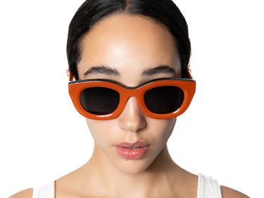 Sunglasses Valiant Poppy Red & Black Onyx Model view, Grey lenses