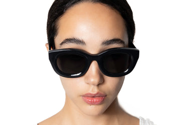 Sunglasses Black Onyx Model view, Grey lenses